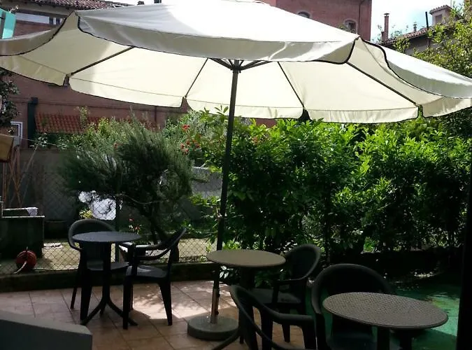 فندق مبيت وإفطار Relais Massarenti بولونيا